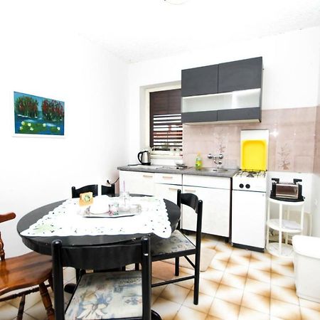 Tribunj apartmani Bagian luar foto