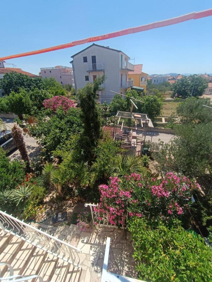 Tribunj apartmani Bagian luar foto