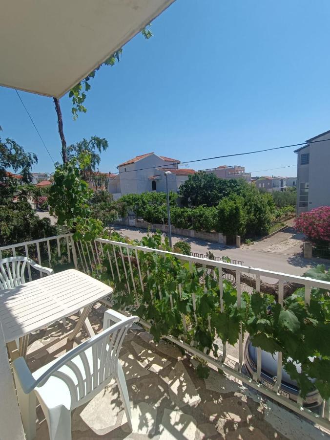 Tribunj apartmani Bagian luar foto