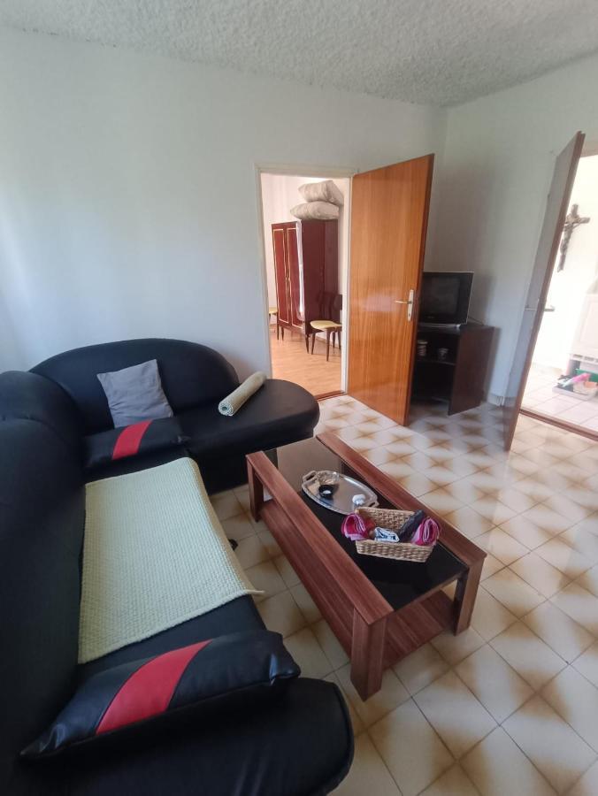 Tribunj apartmani Bagian luar foto