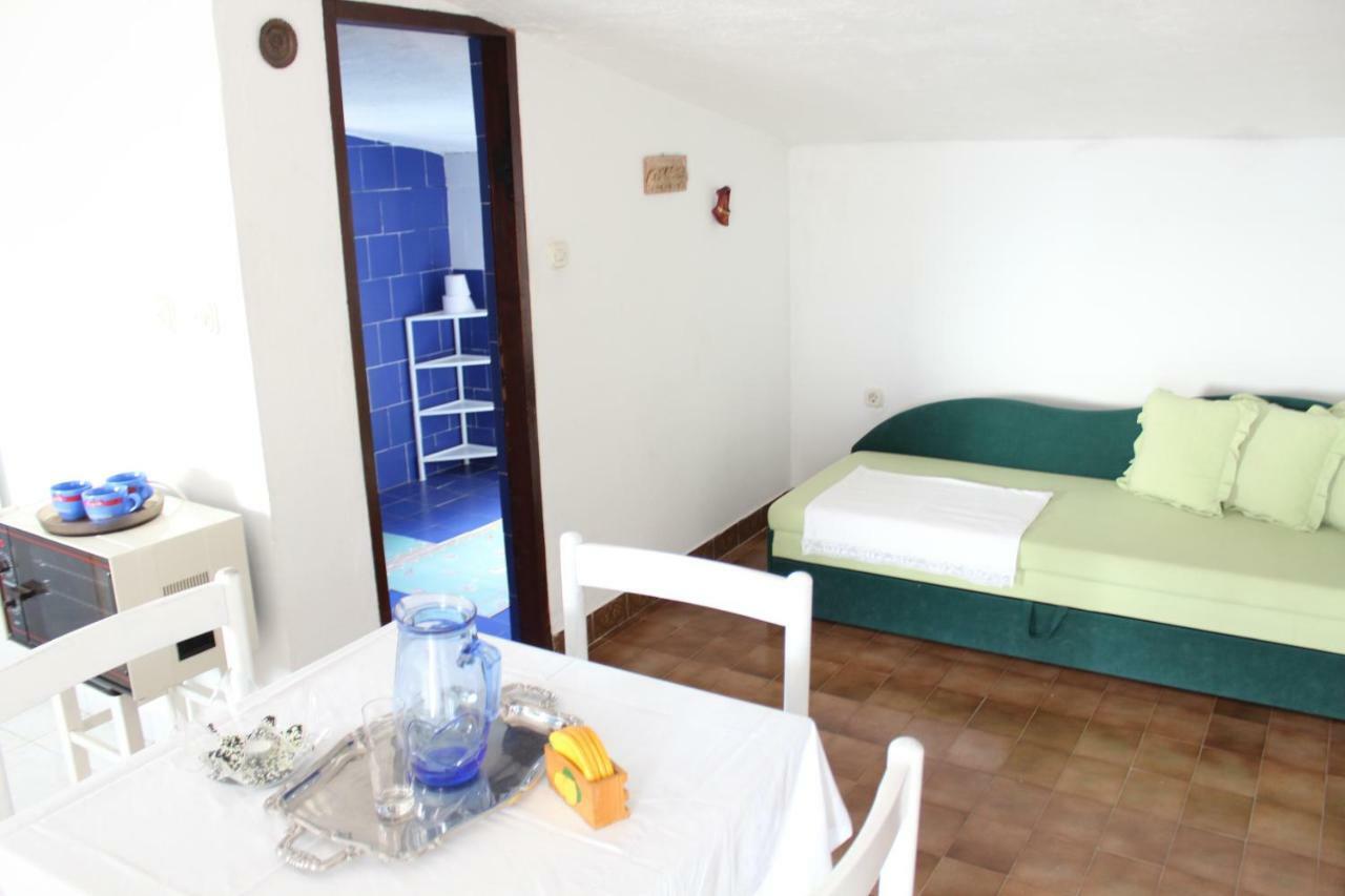 Tribunj apartmani Bagian luar foto