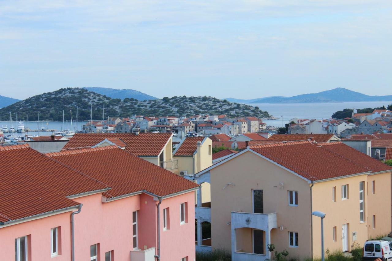 Tribunj apartmani Bagian luar foto