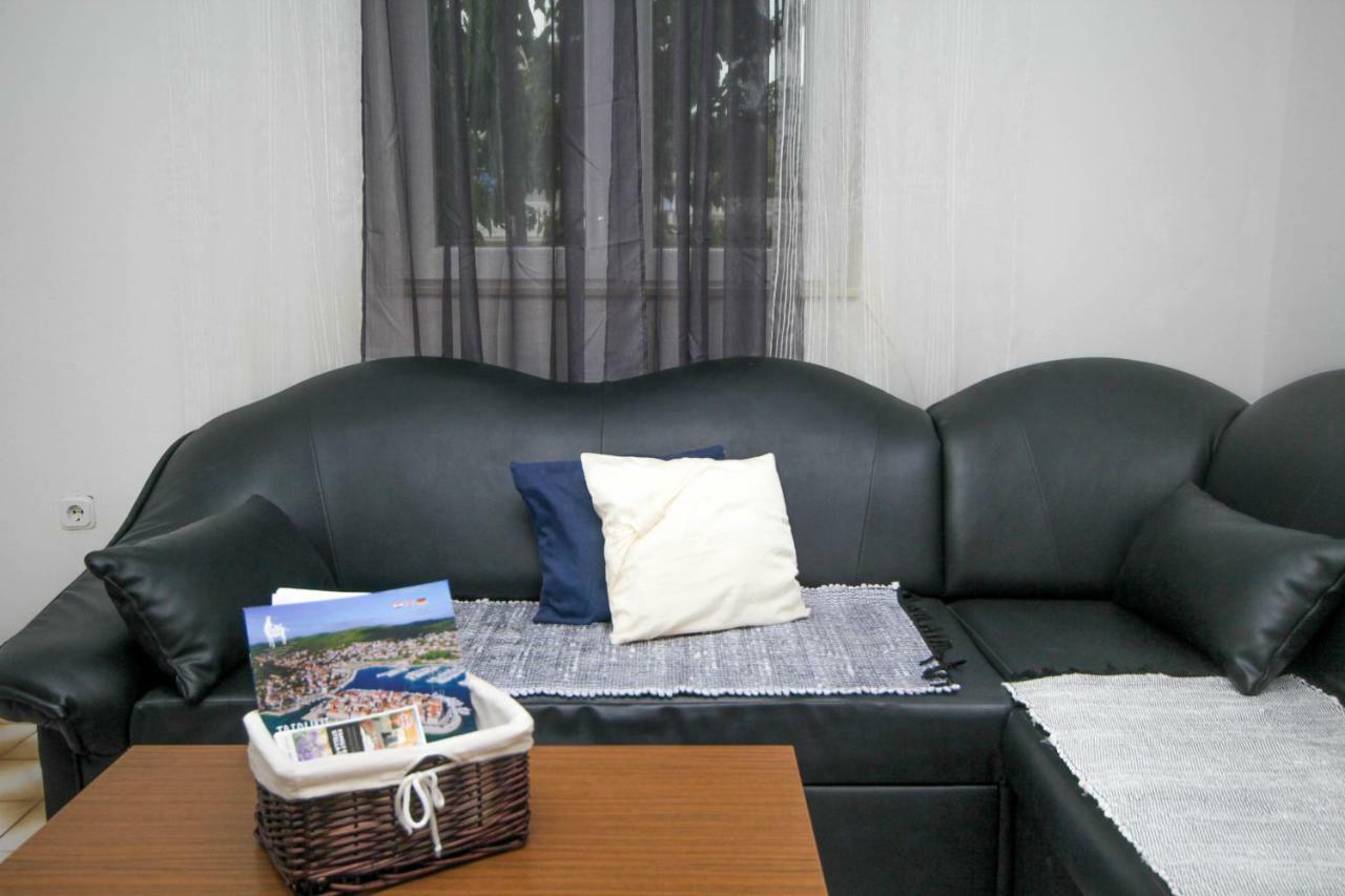 Tribunj apartmani Bagian luar foto