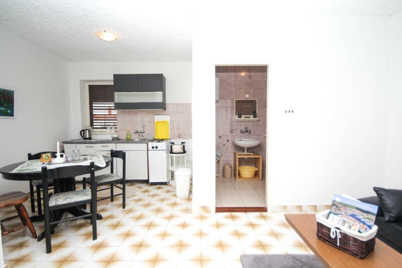 Tribunj apartmani Bagian luar foto