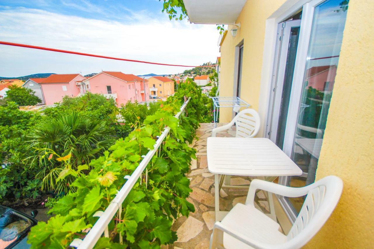 Tribunj apartmani Bagian luar foto