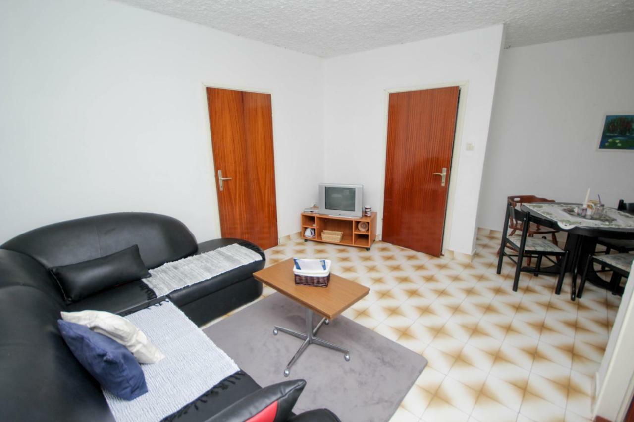 Tribunj apartmani Bagian luar foto